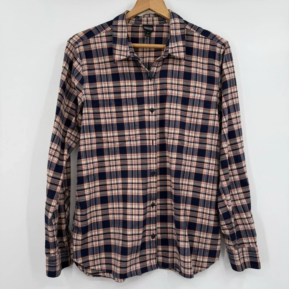 Patagonia Shirt Womens Medium Plaid Flannel Catbells Button up Soft Organic